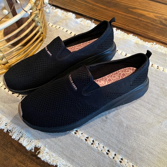 U.S. Polo Assn. size 10 women’s Black Slip-On Sneakers, comfort insoles, EUC - Picture 1 of 7